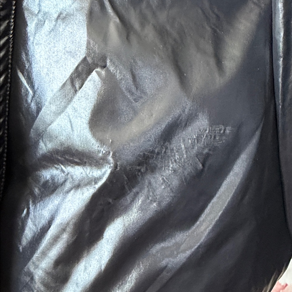 ALO Yoga Glossy Black Puffer Jacket - Picture 14 of 14